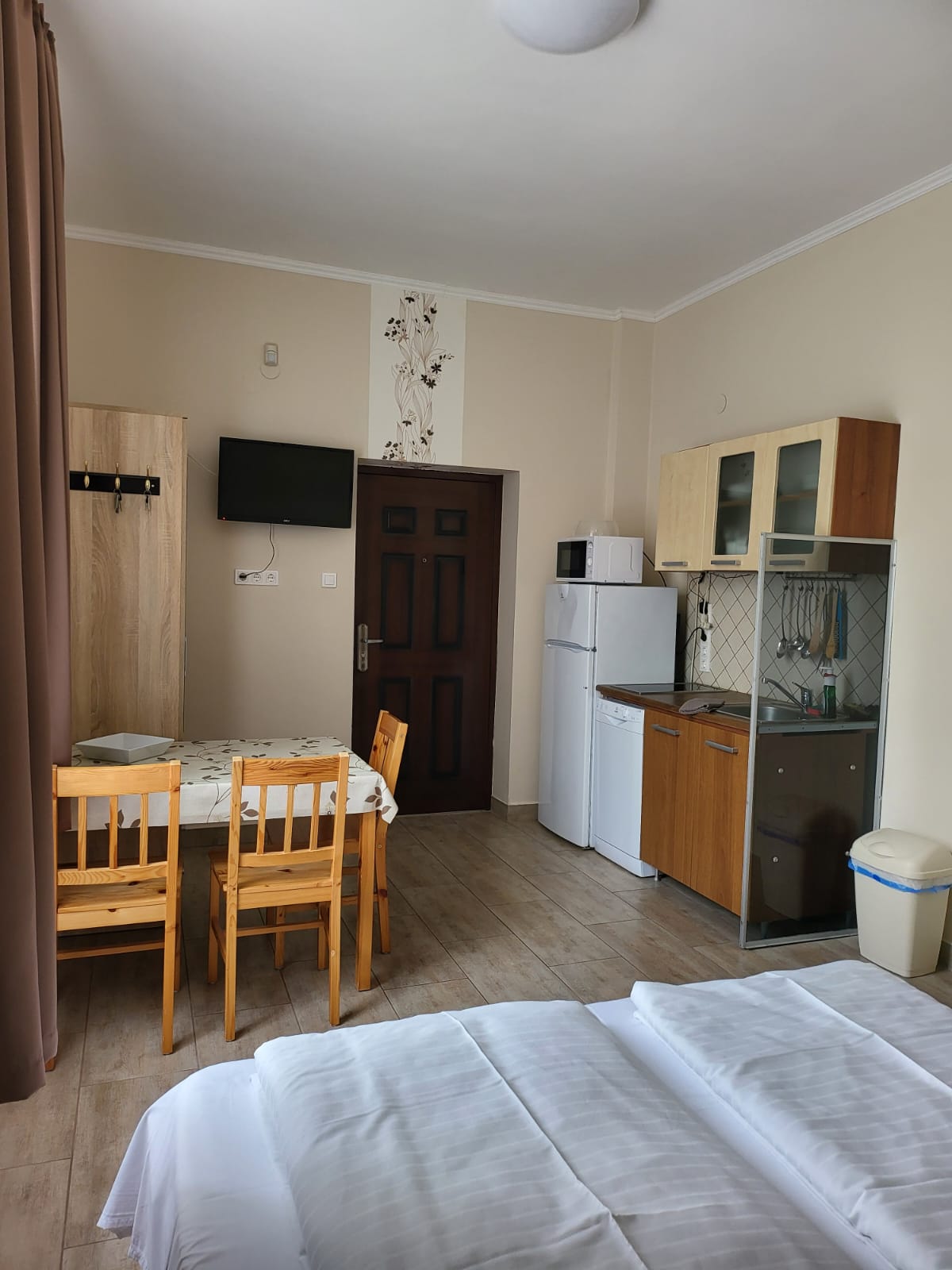 Küchenzeile des Zwei-Personen-Apartments