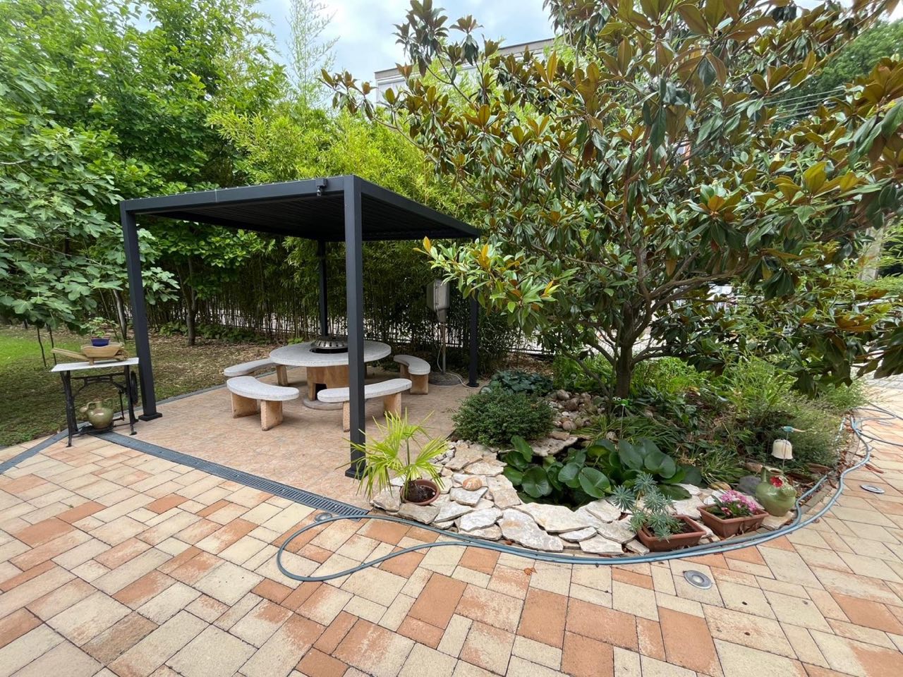 Gartenpavillon zum Kesselkochen und Speckbraten